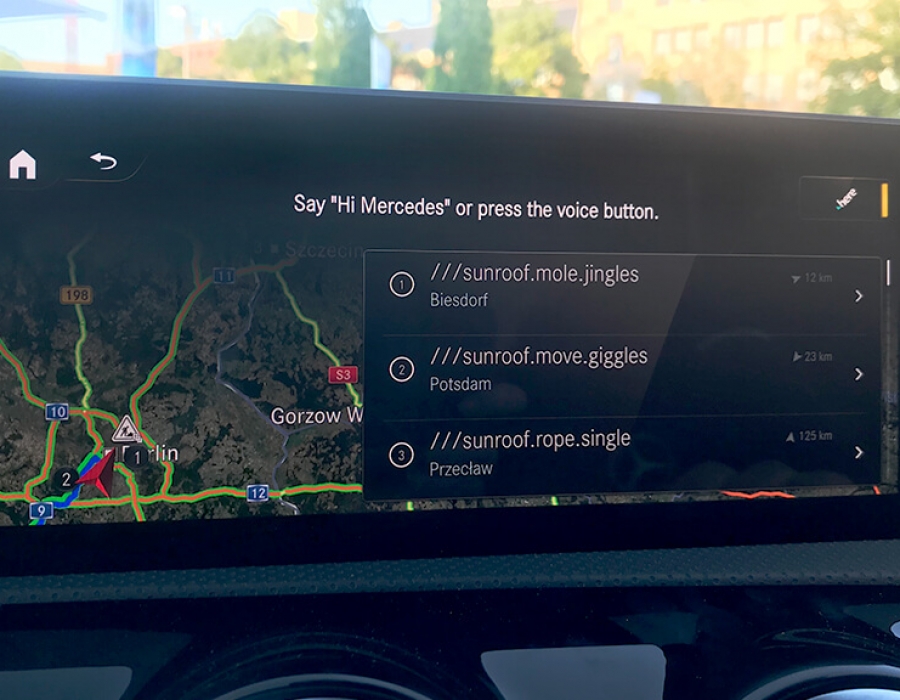 Here e what3words sono i motori di navigazione dell'intelligenza artificiale del MBUX Mercedes