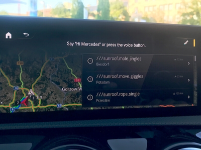 Here e what3words sono i motori di navigazione dell'intelligenza artificiale del MBUX Mercedes
