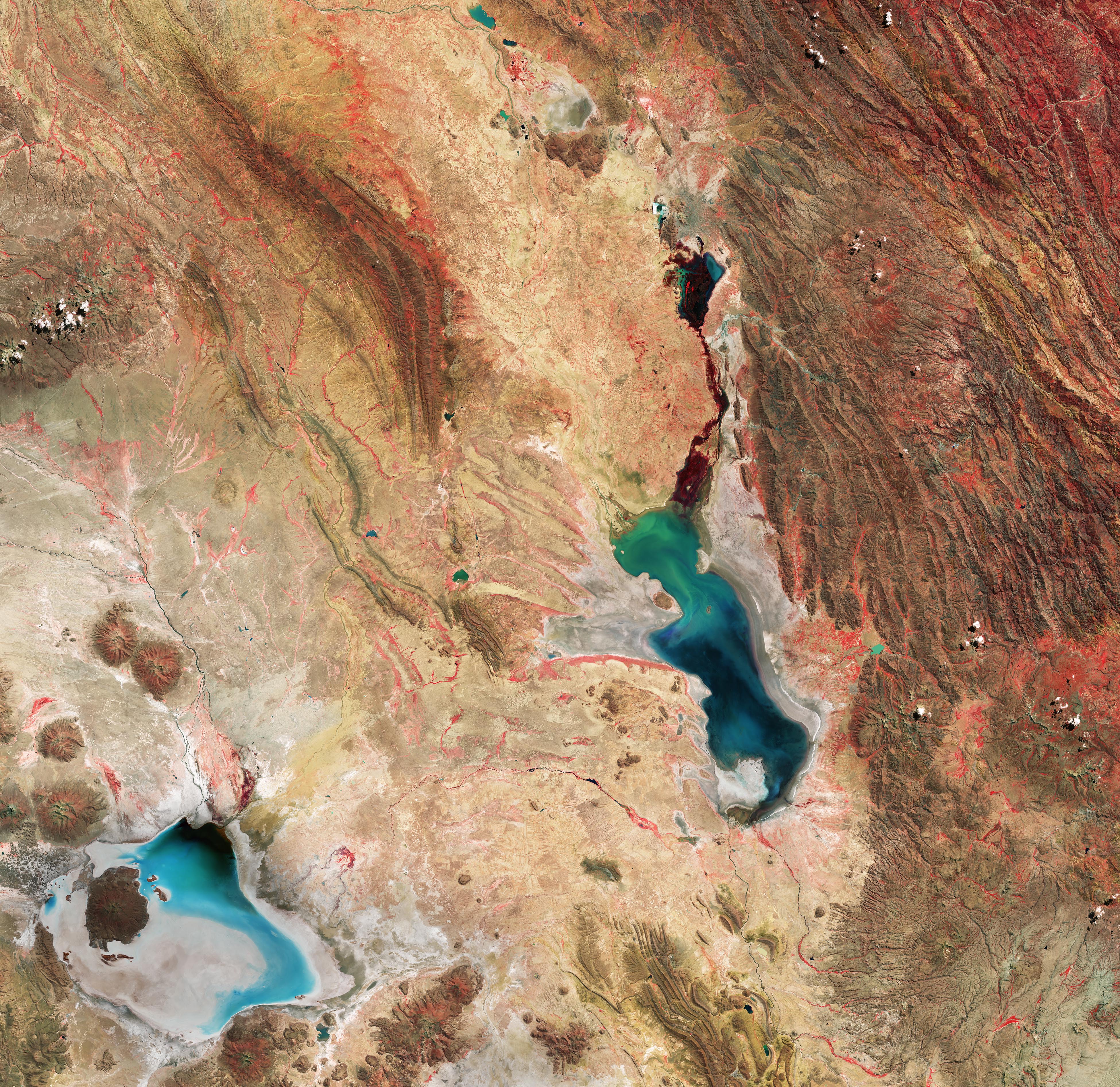 ESA - Immagine della settimana: Laghi salati in Bolivia (12 maggio 2024)